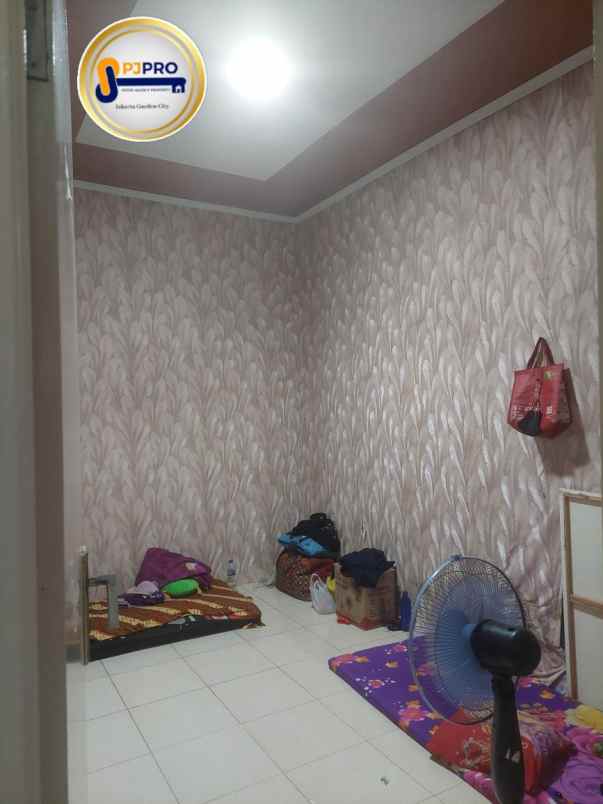 dijual rumah harapan indah
