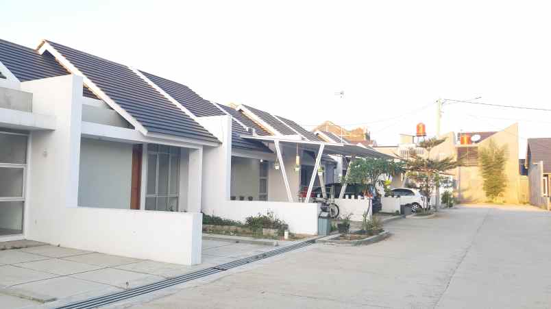 dijual rumah istimewa cluster semara regency ciganitri