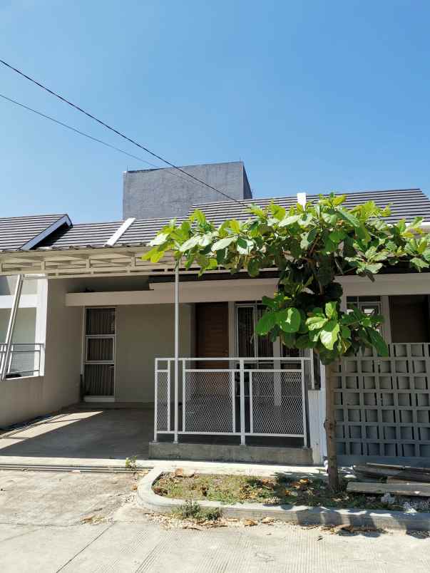 dijual rumah istimewa cluster semara regency ciganitri