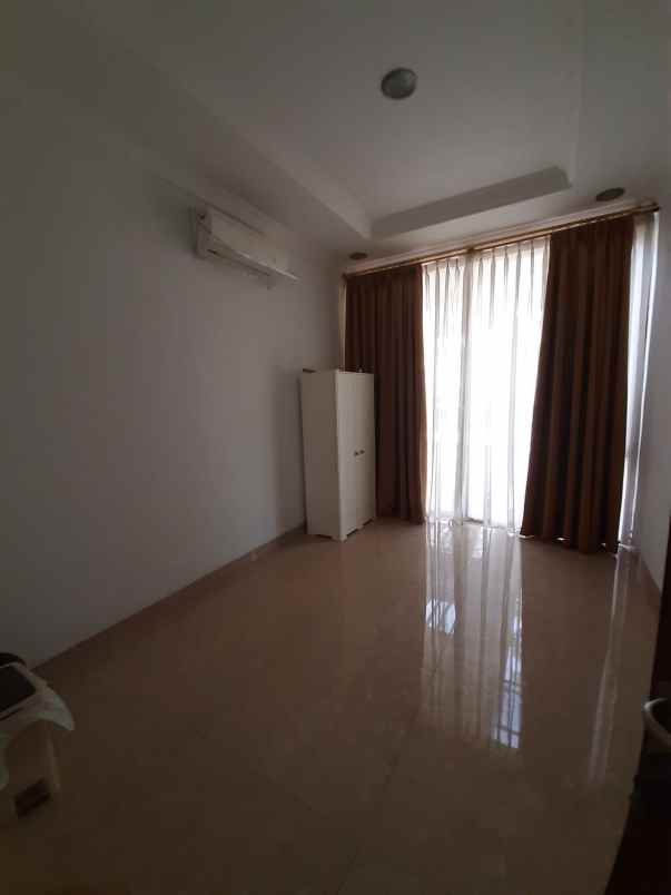 dijual rumah jagakarsa