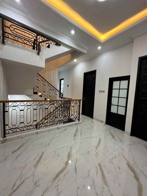dijual rumah jagakarsa jakarta selatan