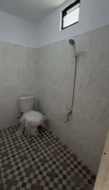 dijual rumah jalan alumunium 1 krakatau