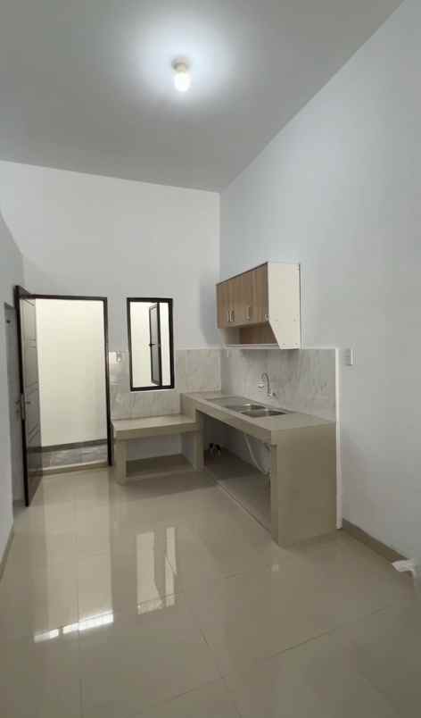 dijual rumah jalan alumunium 1 krakatau