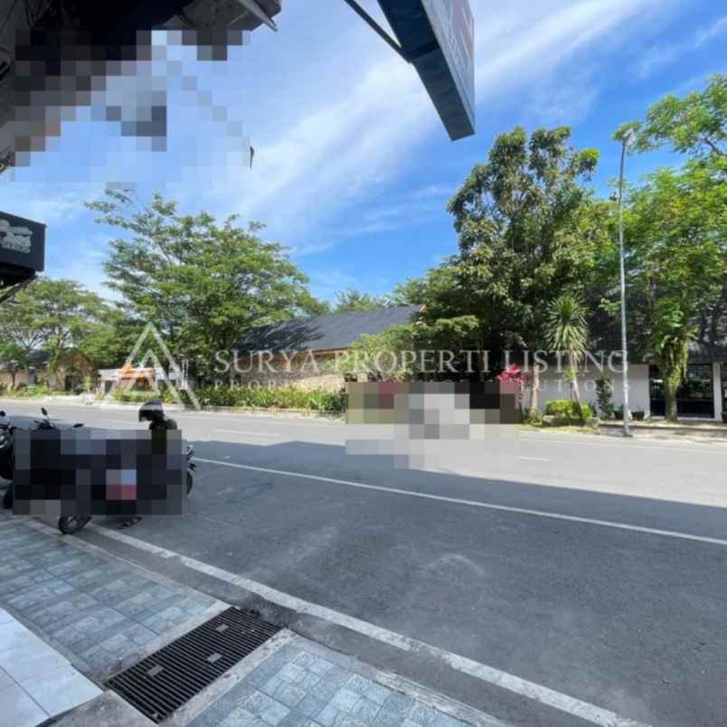 dijual rumah jalan karya wisata komplek