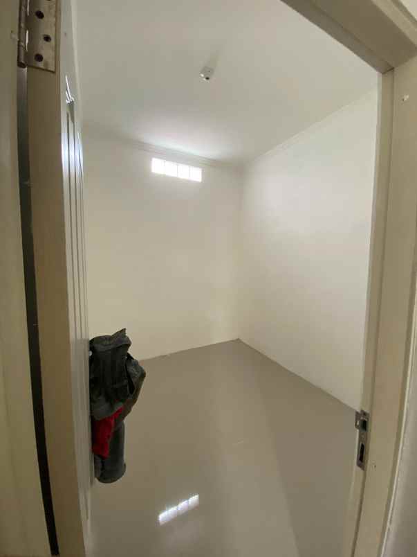 dijual rumah jalan ketapang beji depok