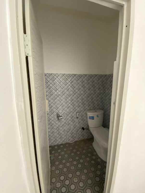 dijual rumah jalan ketapang beji depok