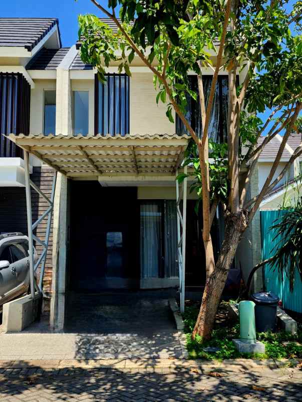 dijual rumah jalan north west lake