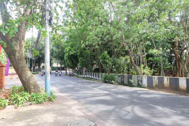 dijual rumah jalan raya jambore no 31