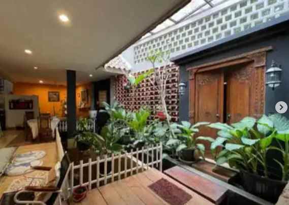 dijual rumah jalan raya sleman yogyakarta