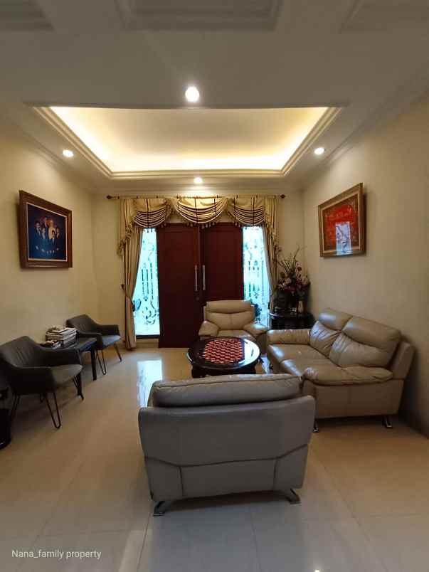dijual rumah jalan raya veteran