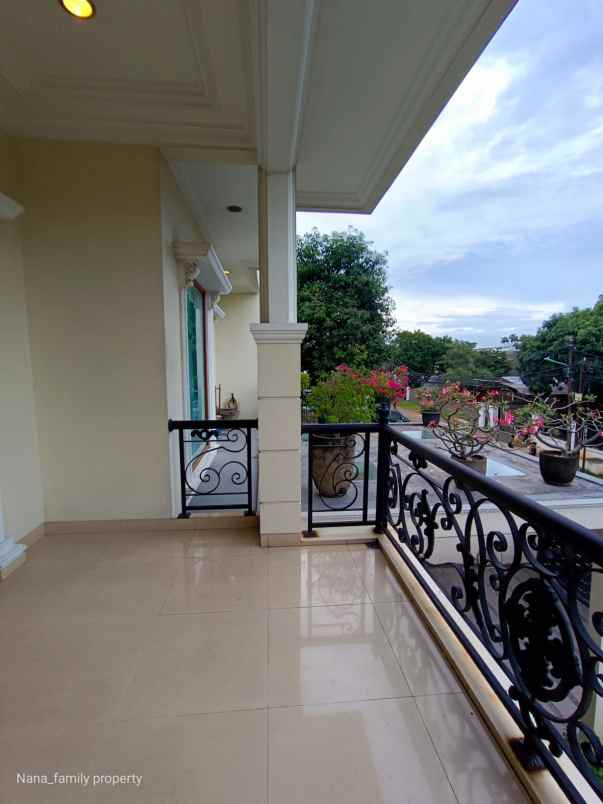 dijual rumah jalan raya veteran