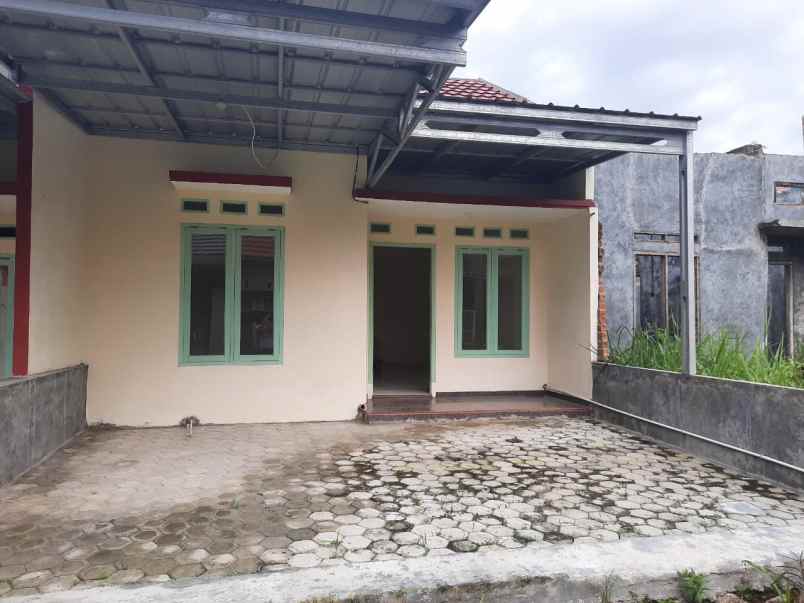 dijual rumah jalan tirtayasa