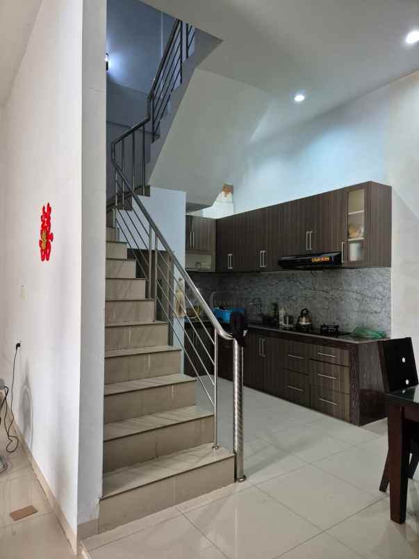 dijual rumah jalan tuasan komplek