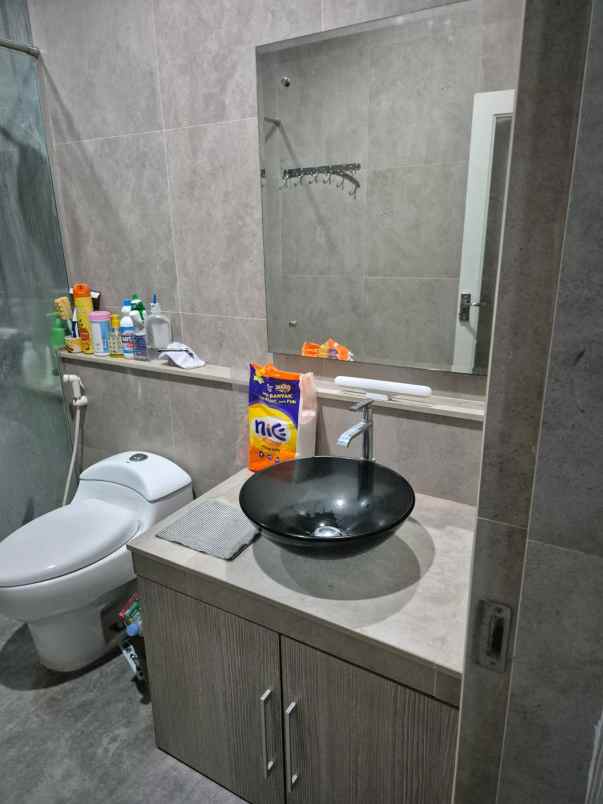 dijual rumah jalan tuasan komplek