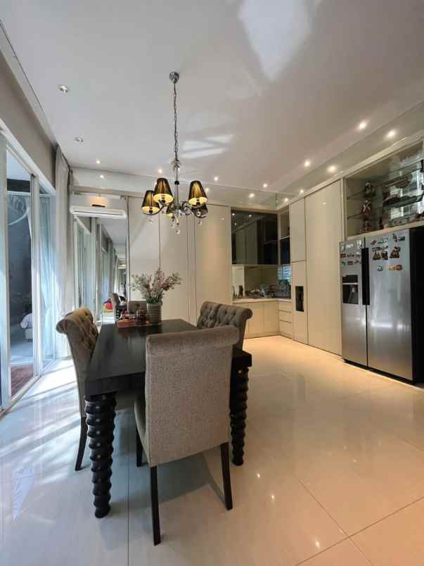 dijual rumah jalan wisata bukit mas