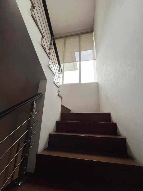 dijual rumah jalan wisata bukit mas