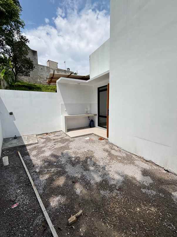 dijual rumah jatihandp