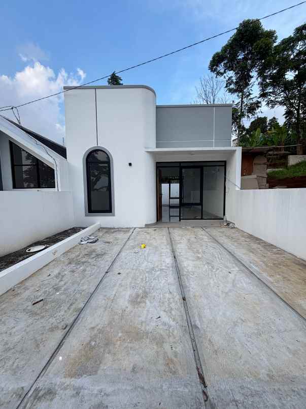 dijual rumah jatihandp