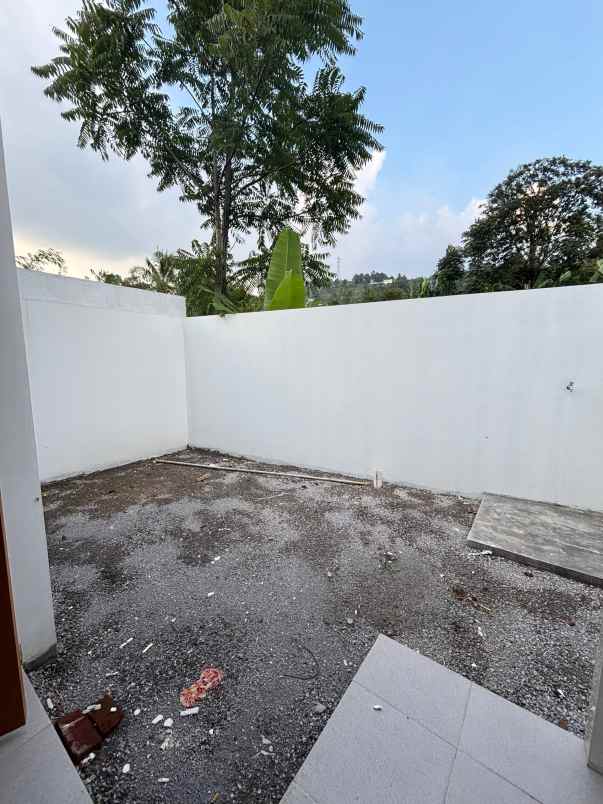 dijual rumah jatihandp