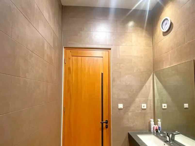dijual rumah jatiwaringin