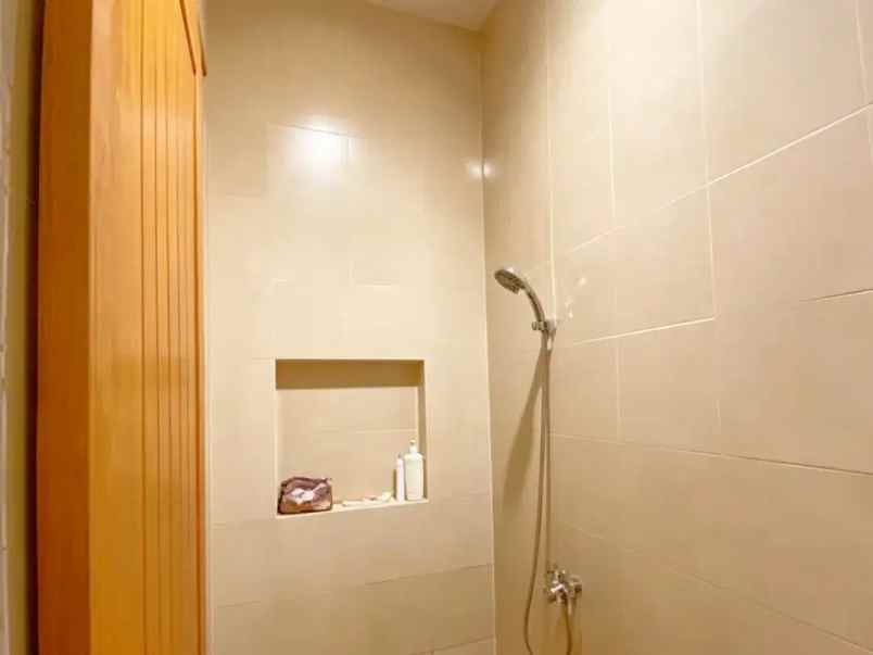 dijual rumah jatiwaringin