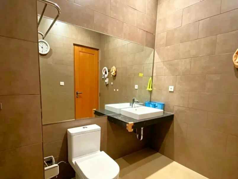 dijual rumah jatiwaringin