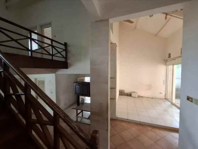 dijual rumah jl andara raya