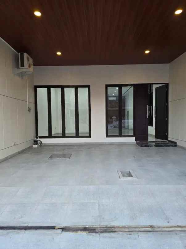 dijual rumah jl babatan pantai barat