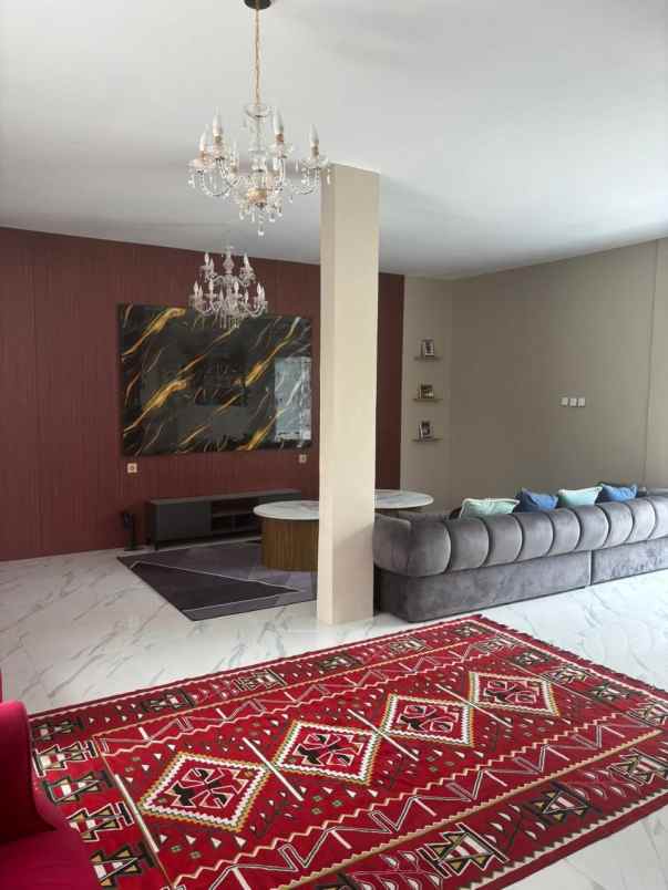 dijual rumah jl cibubur transyogi