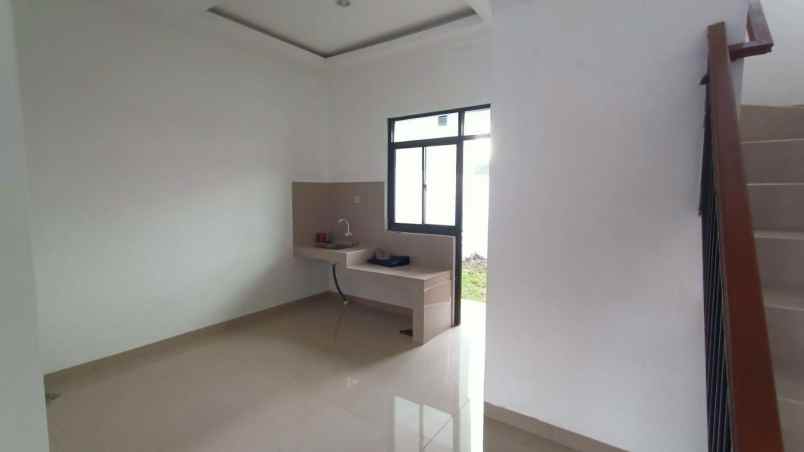 dijual rumah jl ciganitri rahayu