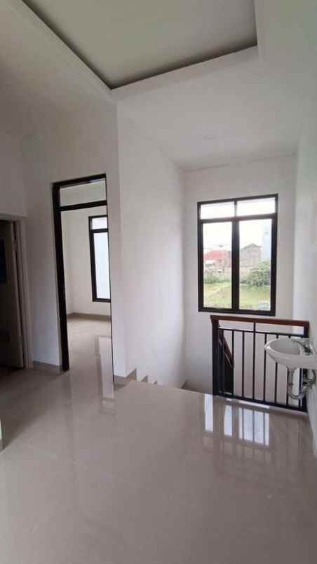 dijual rumah jl ciganitri rahayu