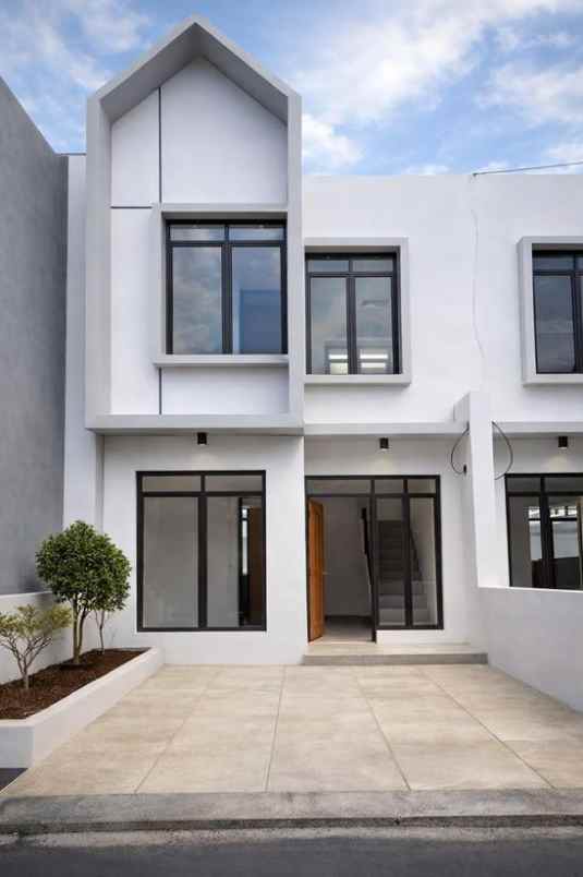 dijual rumah jl ciganitri rahayu