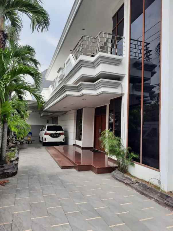 dijual rumah jl dharmahusada indah