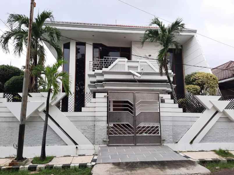 dijual rumah jl dharmahusada indah