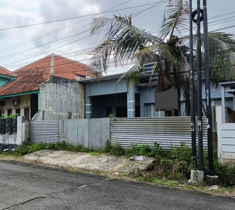 dijual rumah jl di panjaitan karangreja