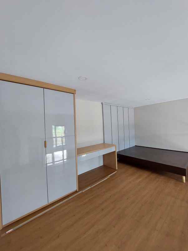 dijual rumah jl godean km 8