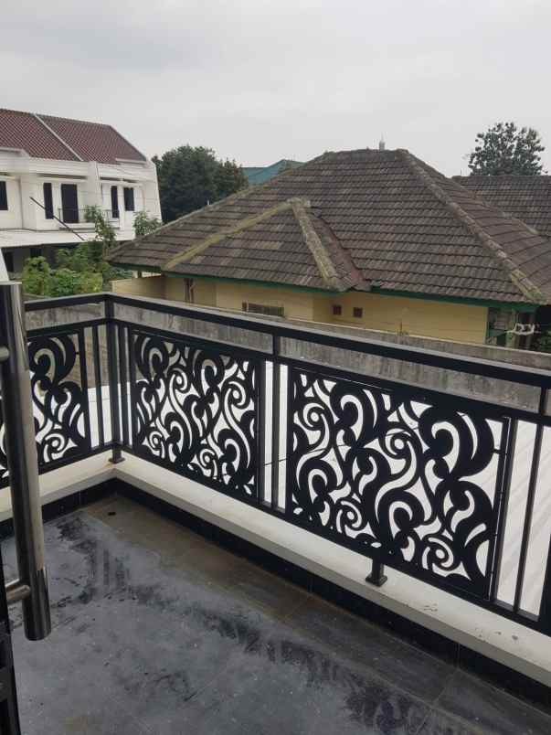 dijual rumah jl jatikramat jatibening