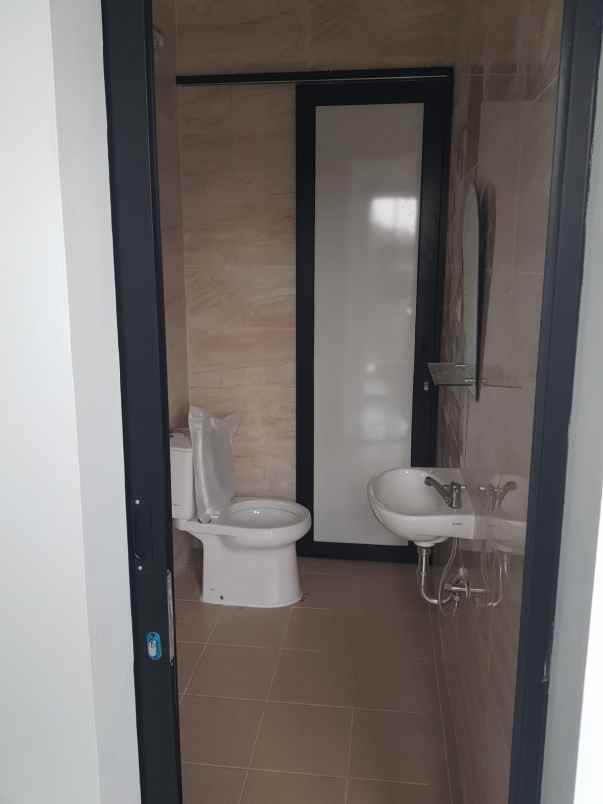 dijual rumah jl jatikramat jatibening
