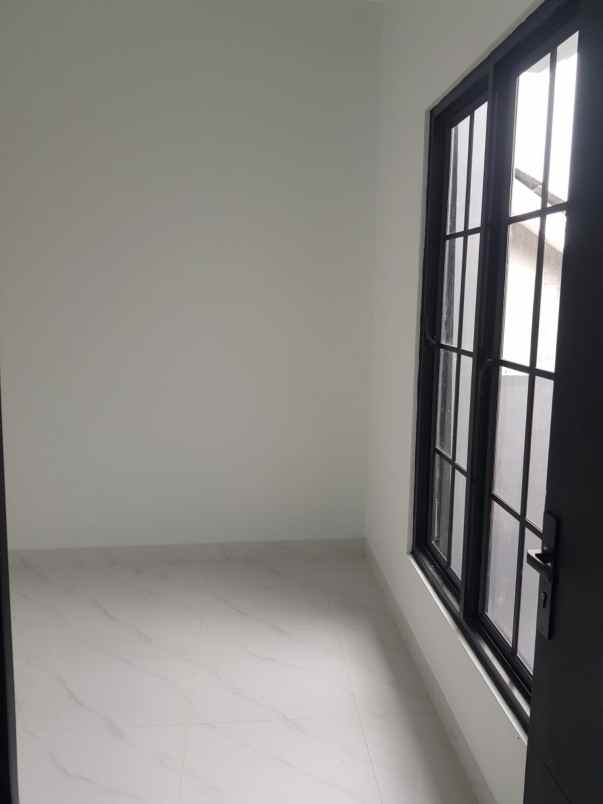 dijual rumah jl jatikramat jatibening