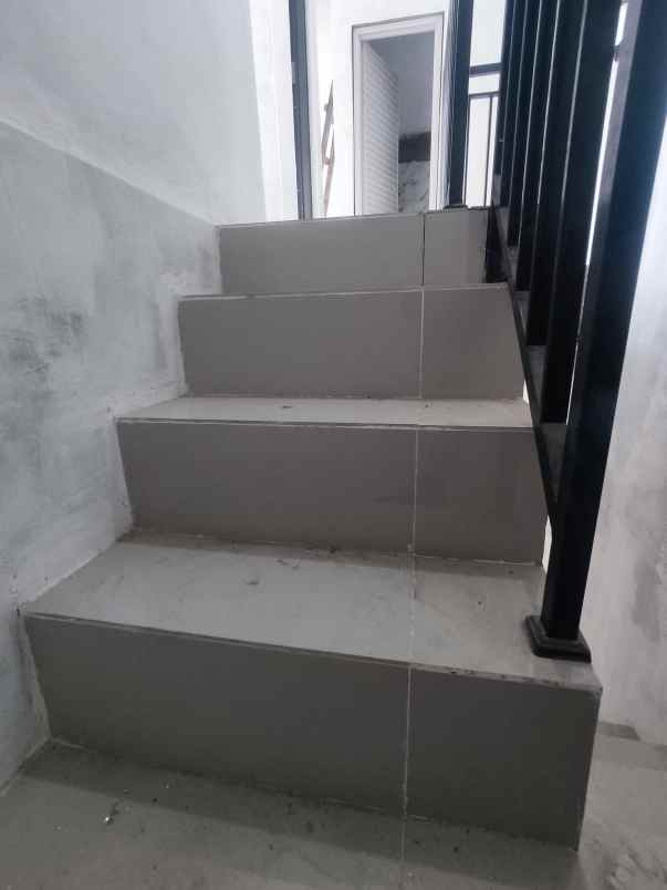 dijual rumah jl kayu gede 2 rt 02 rw 04