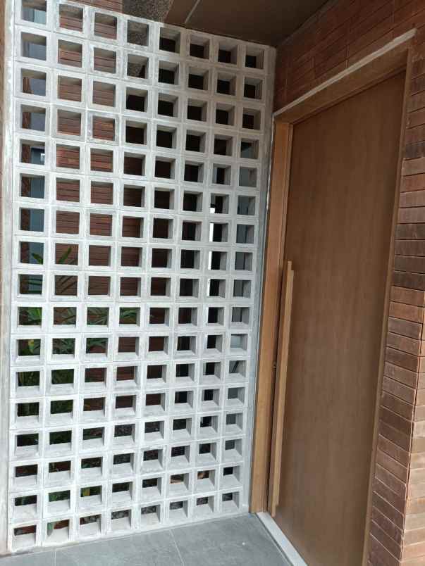 dijual rumah jl kesehatan ciputat