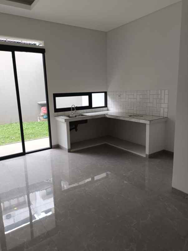 dijual rumah jl kesehatan ciputat