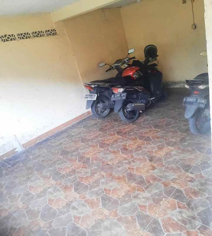 dijual rumah jl kopo no 17 kel beji kec