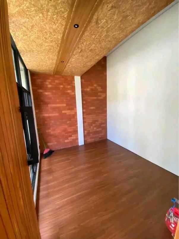 dijual rumah jl parangtritis km 10