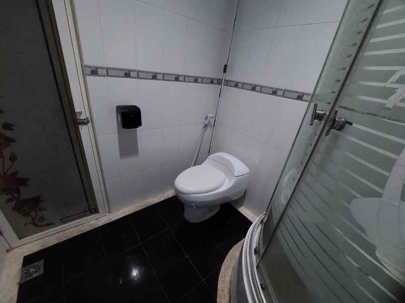 dijual rumah jl pondok kelapa duren