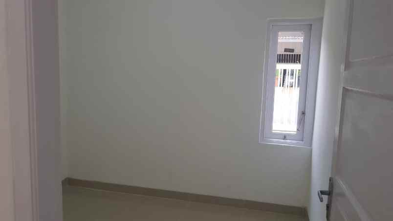 dijual rumah jl raya hankam