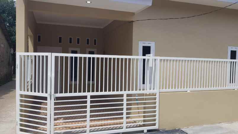 dijual rumah jl raya hankam