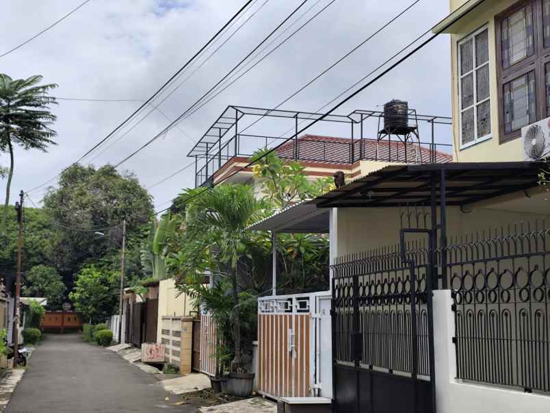 dijual rumah jl raya kebayoran lama
