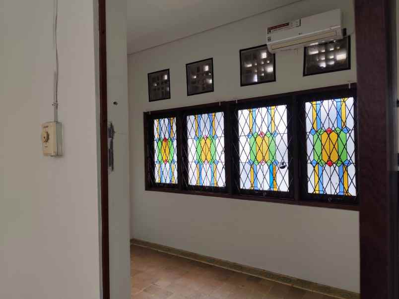 dijual rumah jl raya kebayoran lama