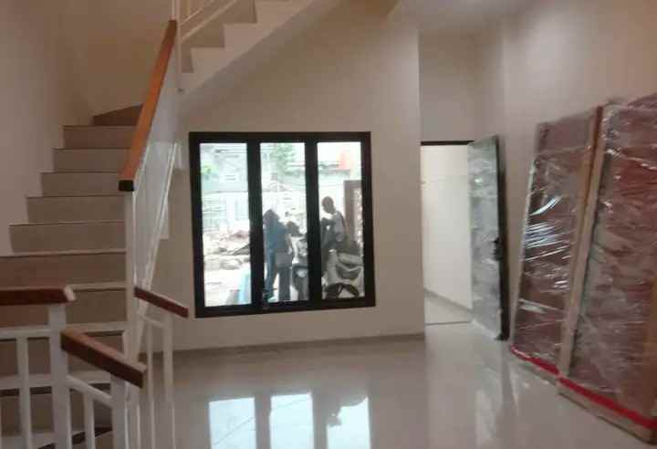 dijual rumah jl raya munjul cipayung